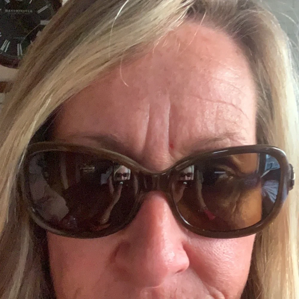 Vera Bradley oval shaped tortoise brown color sunglasses